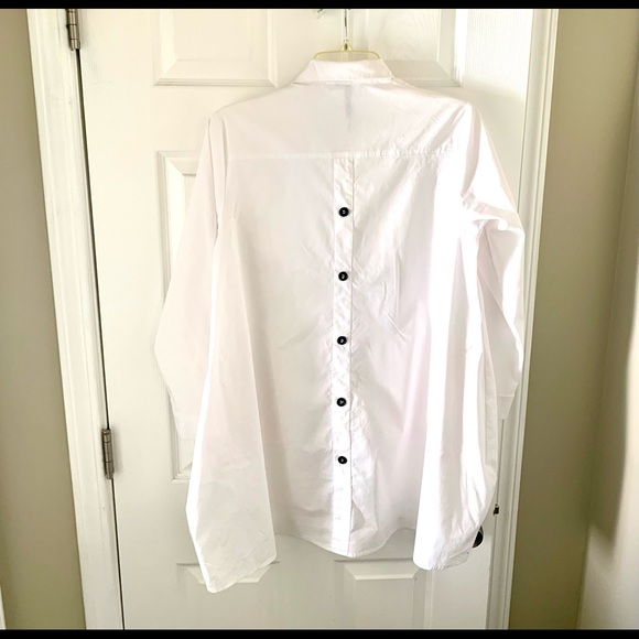 Comfy U.S.A. Handkerchief
Hem White Button Back Shirt Size S - Picture 6 of 10